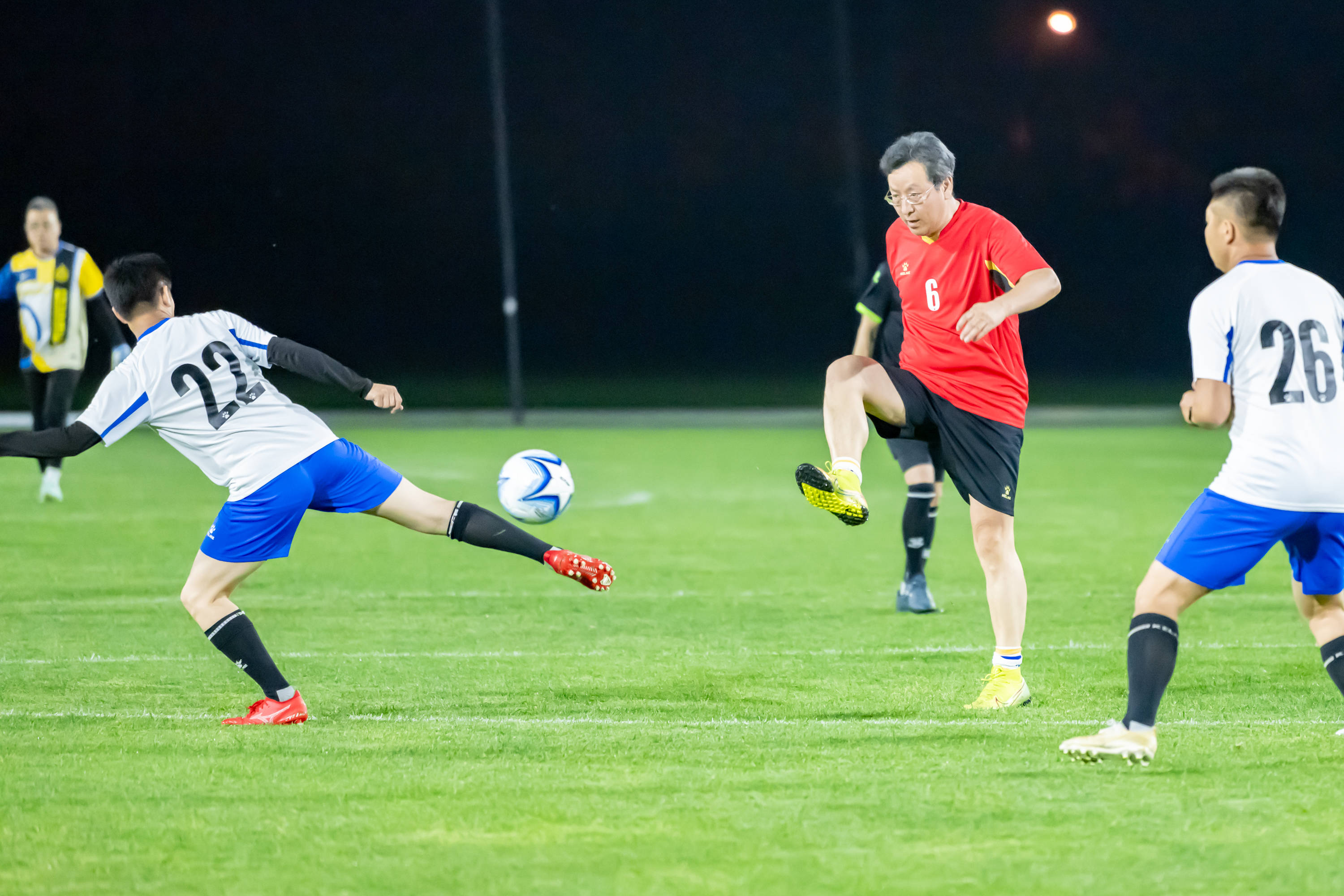 个赛季继续 个赛季继续